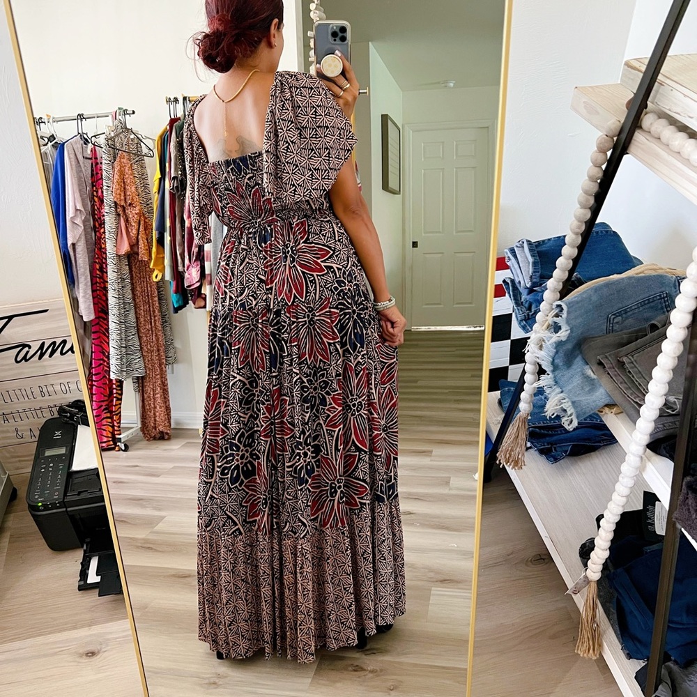 BOUTIQUE SPANISH STYLE DRESS - Picture 5 of 7